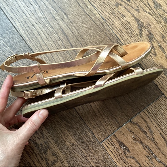 Taxi Metallic Sandals - Picture 2 of 4